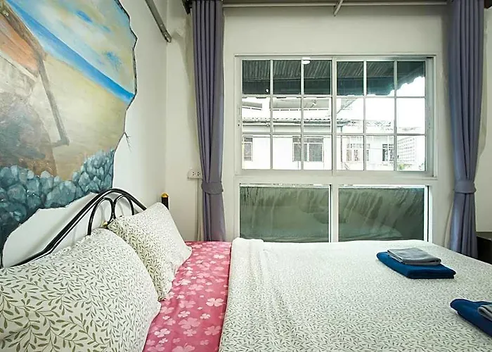 Comfy Crib * Bangkok