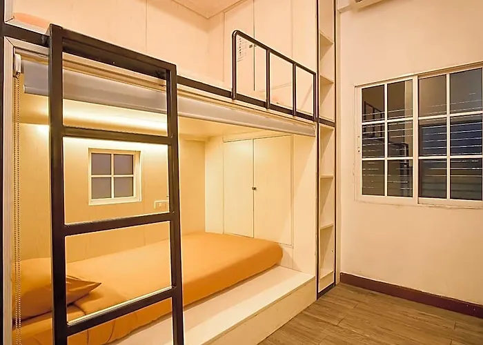 Comfy Crib Hostel Bangkok