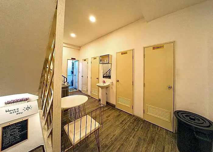 Comfy Crib Hostel